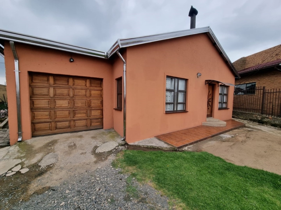 2 Bedroom Property for Sale in Thorisong Free State
